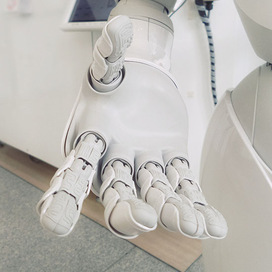 Agentur für SEO: Symbolfoto einer Roboterhand zum Thema GAIO